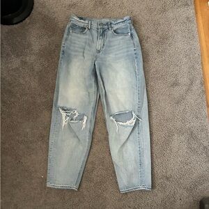 American Eagle relaxed mom jeans